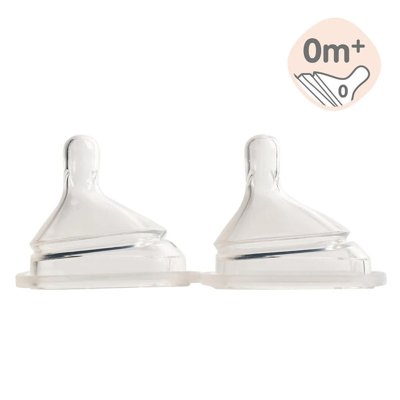 The Hegen Teat 2-Pack by Hegen features two clear teats, suitable for newborns (0m+) and ideal for seamless breast to bottle feeding. Designed for anti-colic baby bottles.