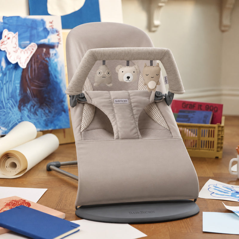 BabyBjorn Bouncer Balance Soft Woven-Jersey Tri-Fabric Sand Grey & Toy Bar Bundle
