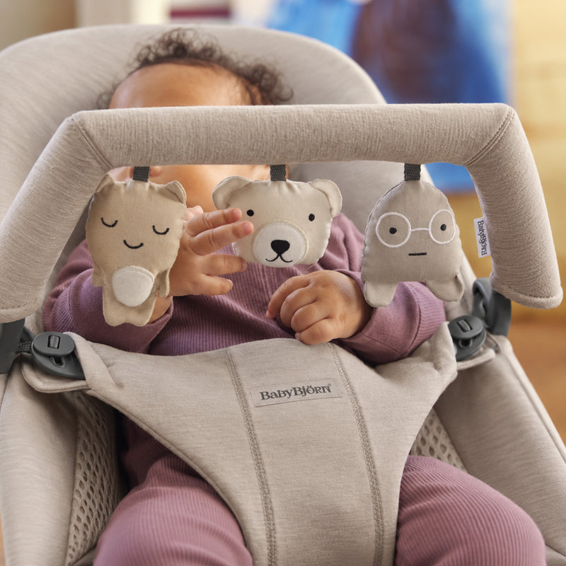 BabyBjorn Bouncer Balance Soft Woven-Jersey Tri-Fabric Sand Grey & Toy Bar Bundle