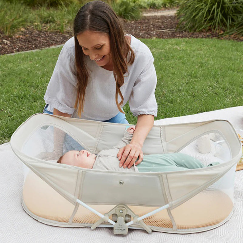 ErgoPouch Easy Sleep Portable Bassinet V2 Ecru