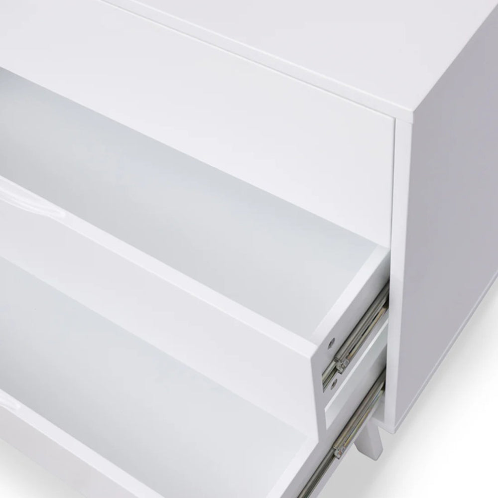 Grotime Mia / Corby Chest
