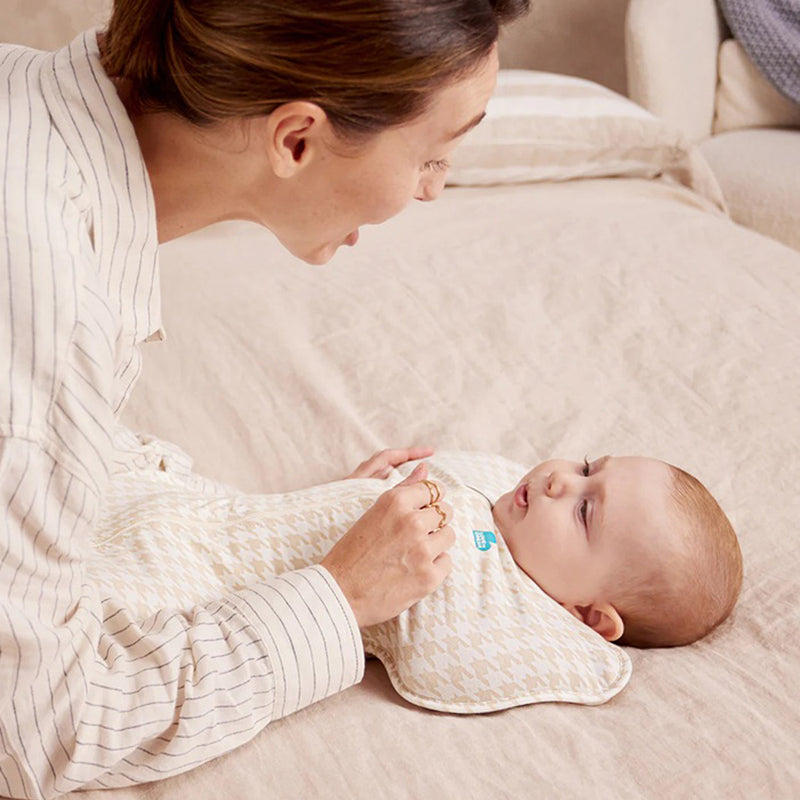Love To Dream Swaddle Up Sleep Bag 1.0T Original Stretch Cotton Houndstooth Tan