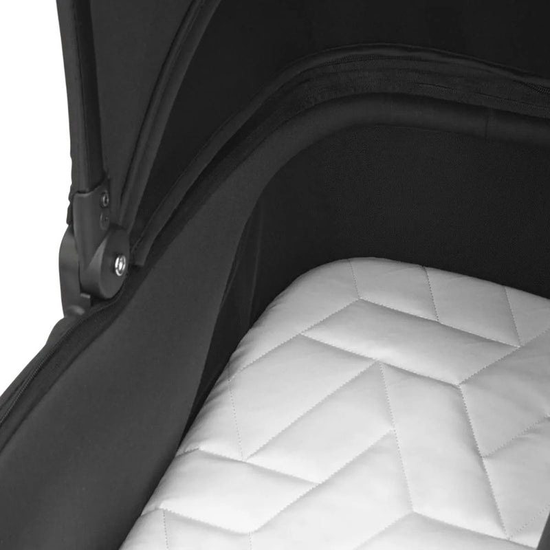 Maxi Cosi Oxford Stroller V26 and Sense Bassinet